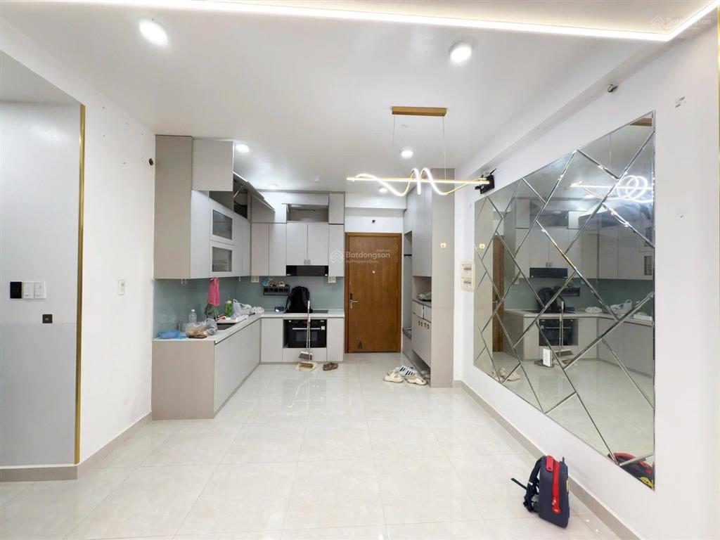 Cho thuê căn hộ saigon intela 50m2 full nội thất đầy đủ chỉ xách vali vào ở giá thuê 6tr500/tháng .