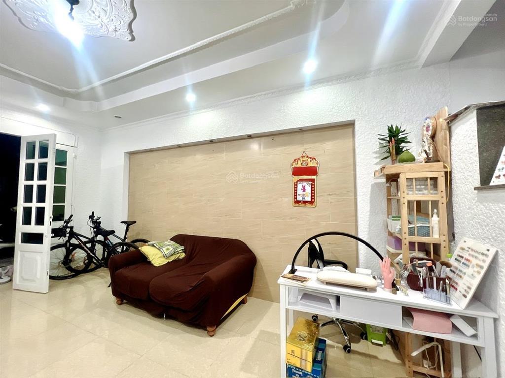 Bán nhà 1/ đường khu trần não 64m2 3 tầng chỉ nhỉnh 8 tỷ, sổ hồng riêng, hoàn công vuông vắn