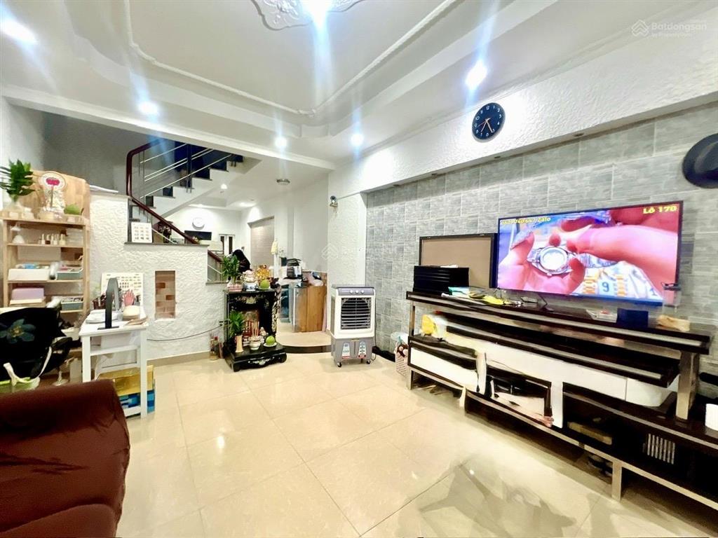 Bán nhà 1/ đường khu trần não 64m2 3 tầng chỉ nhỉnh 8 tỷ, sổ hồng riêng, hoàn công vuông vắn