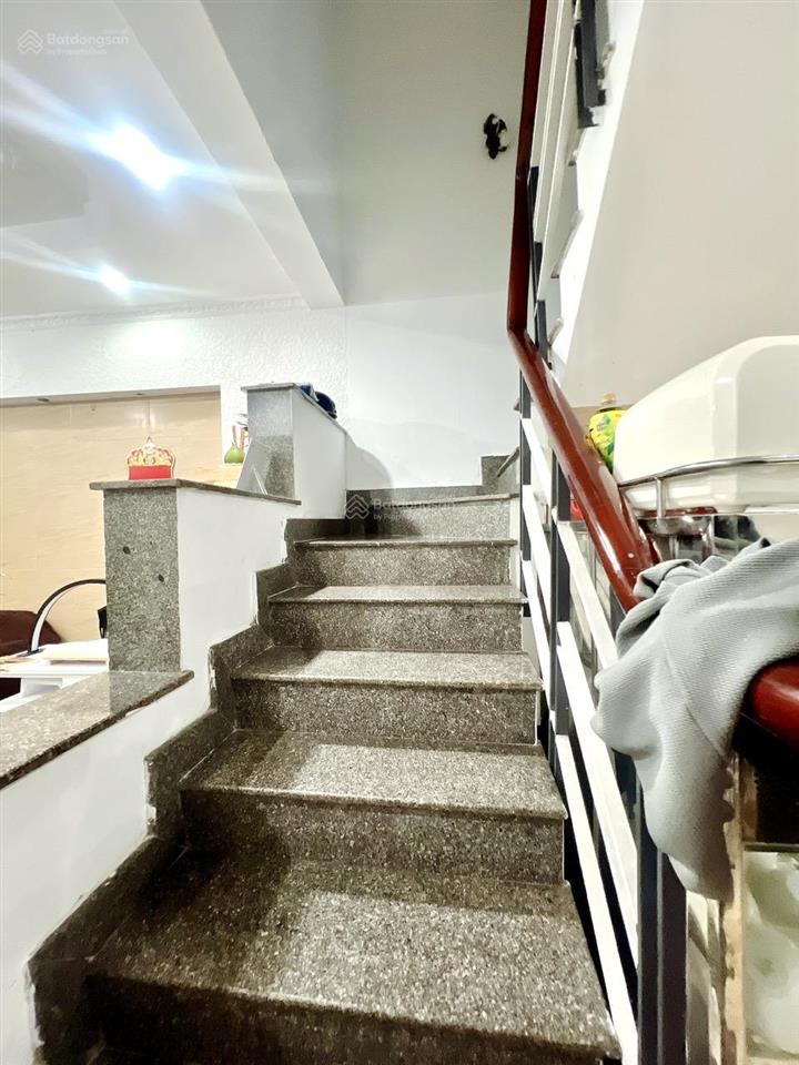 Bán nhà 1/ đường khu trần não 64m2 3 tầng chỉ nhỉnh 8 tỷ, sổ hồng riêng, hoàn công vuông vắn
