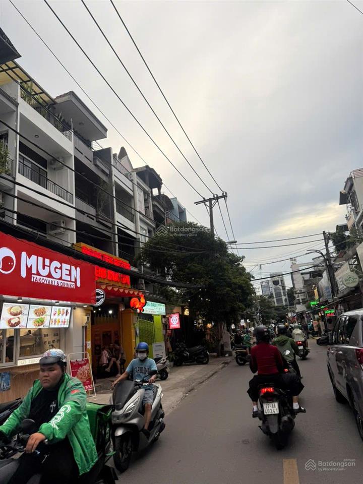 Bán shophouse kinh doanh 2 tầng 3pn 100m2 chỉ 8.3 tỷ, ngay mặt tiền phạm viết chánh