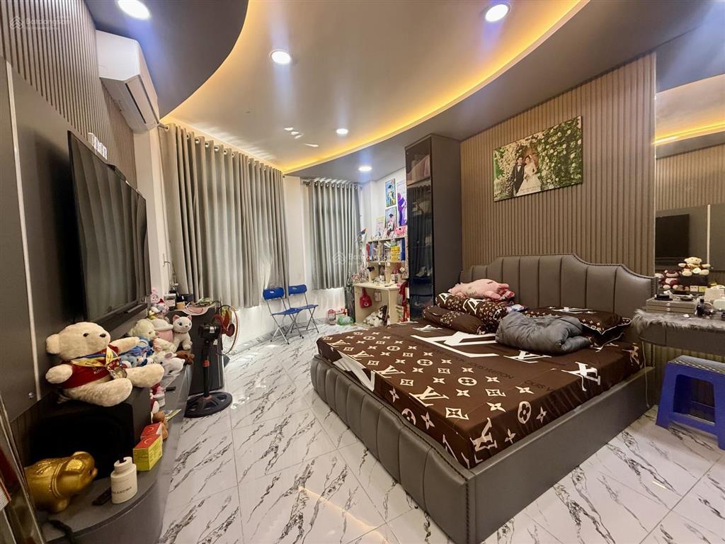 Bán 4 tầng nhà 1/ ngay chợ gò vấp, sd 100m2 chỉ nhỉnh 7 tỷ
