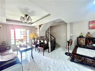 Cô du quyết bán giảm mạnh 4 tỷ nhà hẻm xe hơi dương quảng hàm 5 tầng 6 phòng sổ riêng hoàn công đủ.