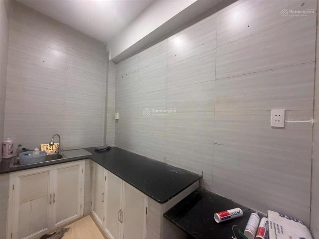 Bán nhà nguyễn cảnh chân quận 1, 3 tầng 3 pn hẻm 4m, sổ hồng riêng hoàn công đủ, nhỉnh 5 tỷ