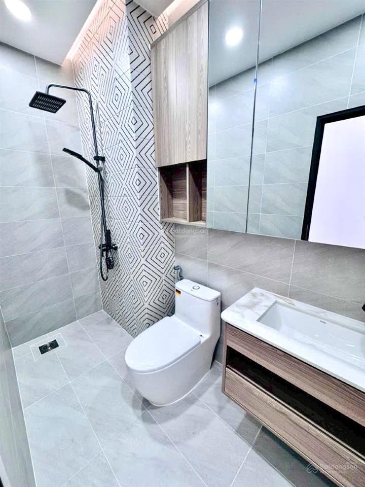 Bán nhà 1/ hẻm xe hơi trần bình trọng 4 tầng 3 pn 4wc, có phòng ngủ dưới trệt sổ vuông hoàn công