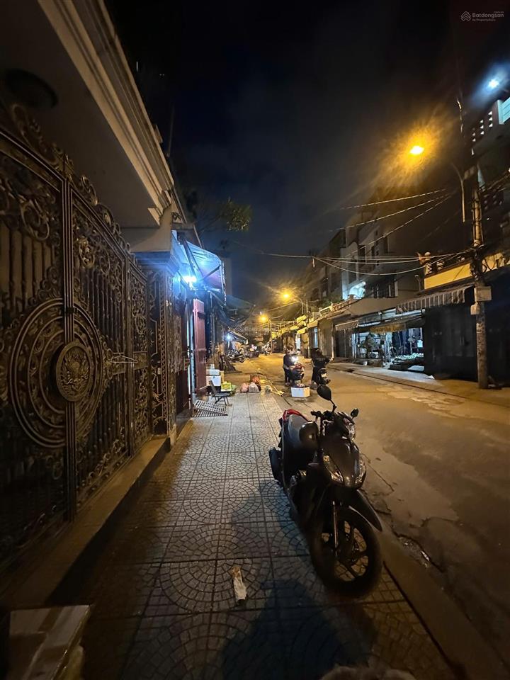Cho thuê tàng trệt của nhà riêng ngay chợ phú lâm nhiều người qua lại