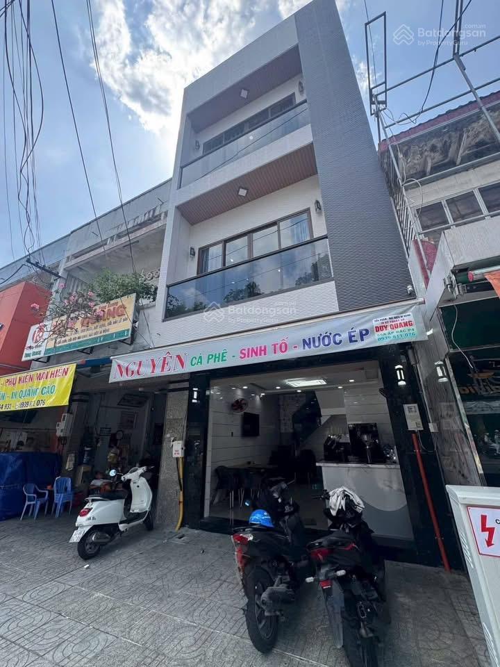 Siêu vị trí  nhà mt ấp bắc, p4, mỹ tho.dt4,6x6,3 có 2pn 3wc mặt bằng buôn bán.hướng đb.giá7,9 tỷ