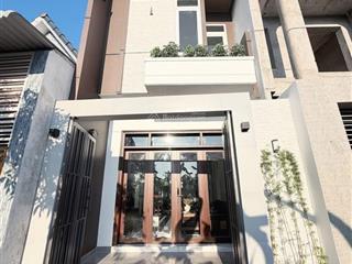 Siêu phẩm nhà hxh lê văn phẩm, p6, mỹ tho. dt4x17 có 3pn3wc hướng tây. giá 3,2 tỷ tl