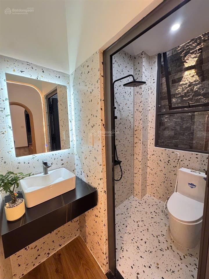 Siêu vị trí  nhà p5 nhập khẩu. dt 4,3x13 có 3pn 2wc full nội thất chỉ 2 tỷ tl