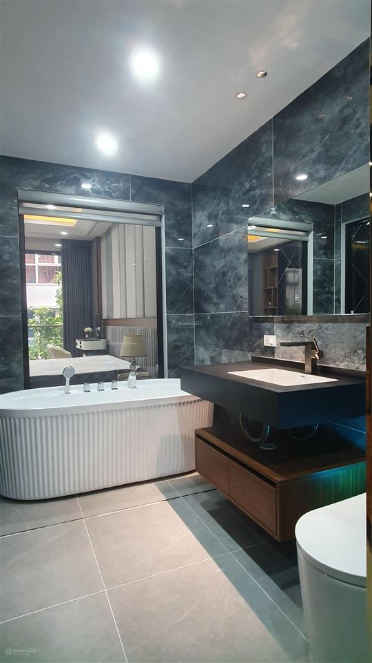 Nhà 8 tầng, thiết kế đẳng cấp, lâm hạ, bồ đề, hà nội. dt 50m2, giá tl