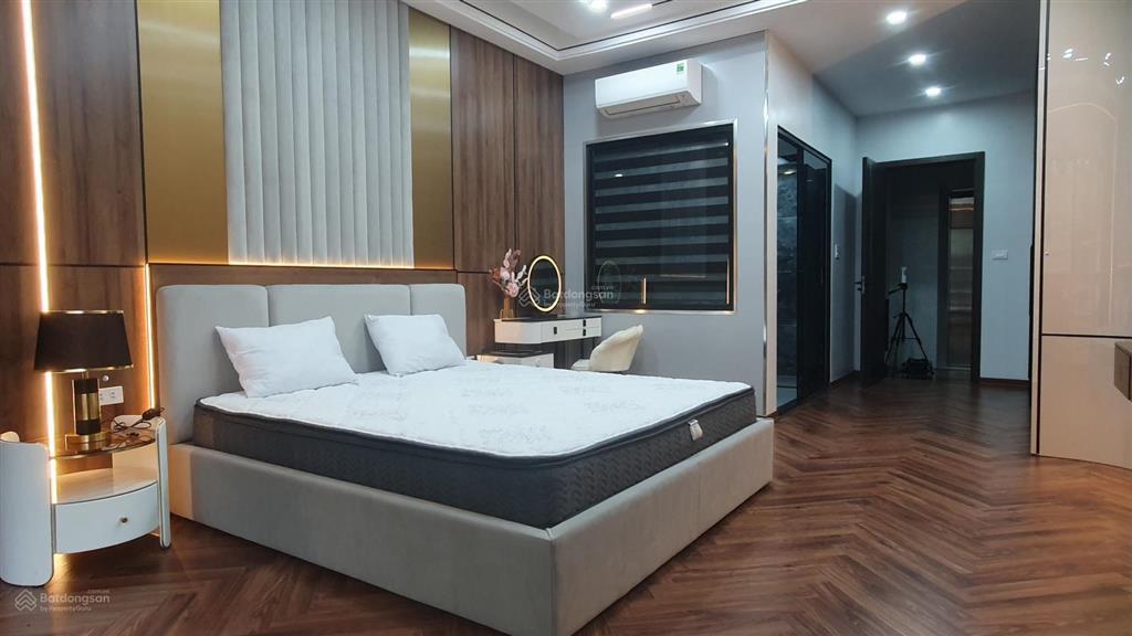 Nhà 8 tầng, thiết kế đẳng cấp, lâm hạ, bồ đề, hà nội. dt 50m2, giá tl