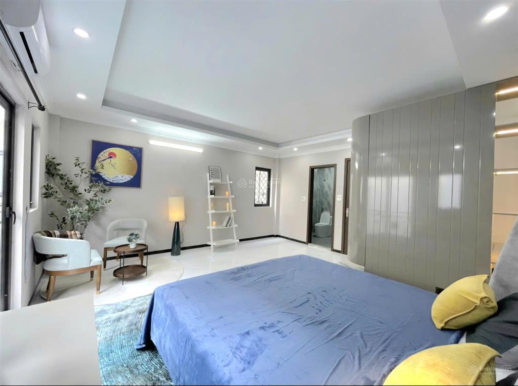 Nhà 5 tầng, mới 100%, về ở ngay, dt 45m2, mt 5.5m, khu vực long biên, hà nội. giá thương lượng