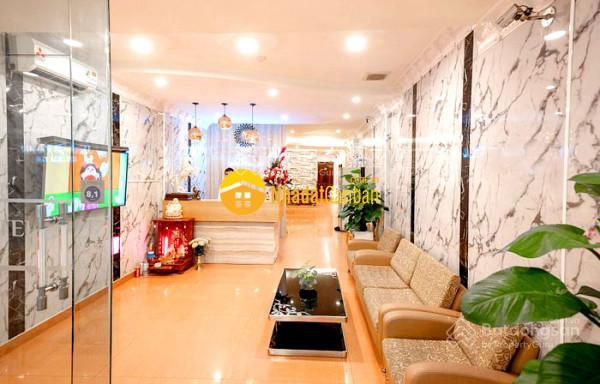 Vị trí vàng! bán nhà mặt tiền huỳnh văn bánh quận phú nhuận. dt 10x20m 3 tầng, giá 39 tỷ tl