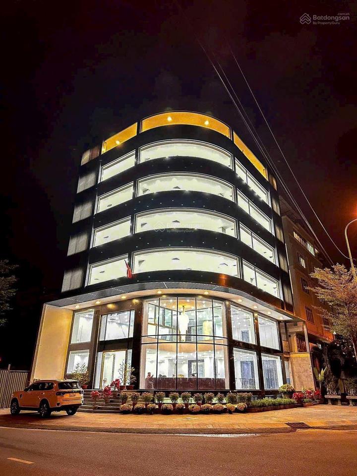 Vị trí vàng ! góc 2 mt ngay nguyễn văn trỗi, pn. dt  5 x 17m  4 tầng  hđt  100tr/th  giá 30 tỷ