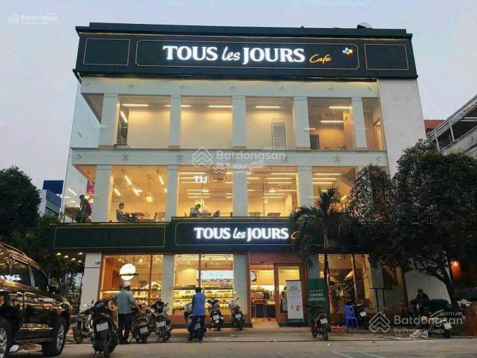 Nổi bật tư mua là lãi! mặt tiền điện biên phủ, p. 25, bt dt 7x18m 4 tầng hđt 150tr/th  giá 30 tỷ