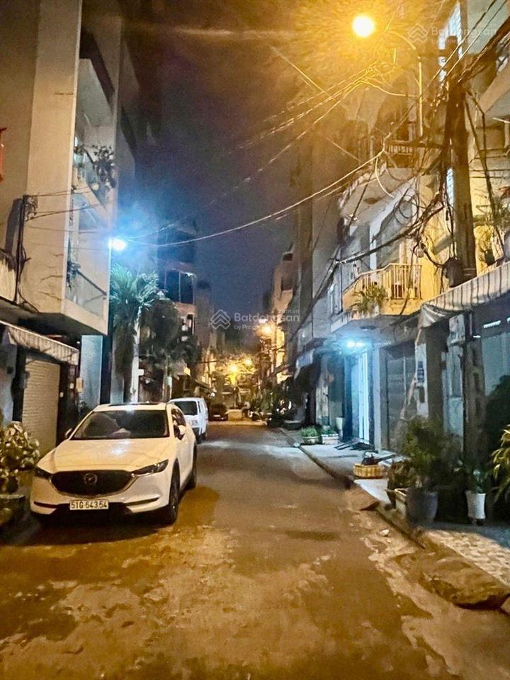 Bán nhà  dt 74m2  võ văn kiệt  hẻm xe hơi  7 tỷ hơn