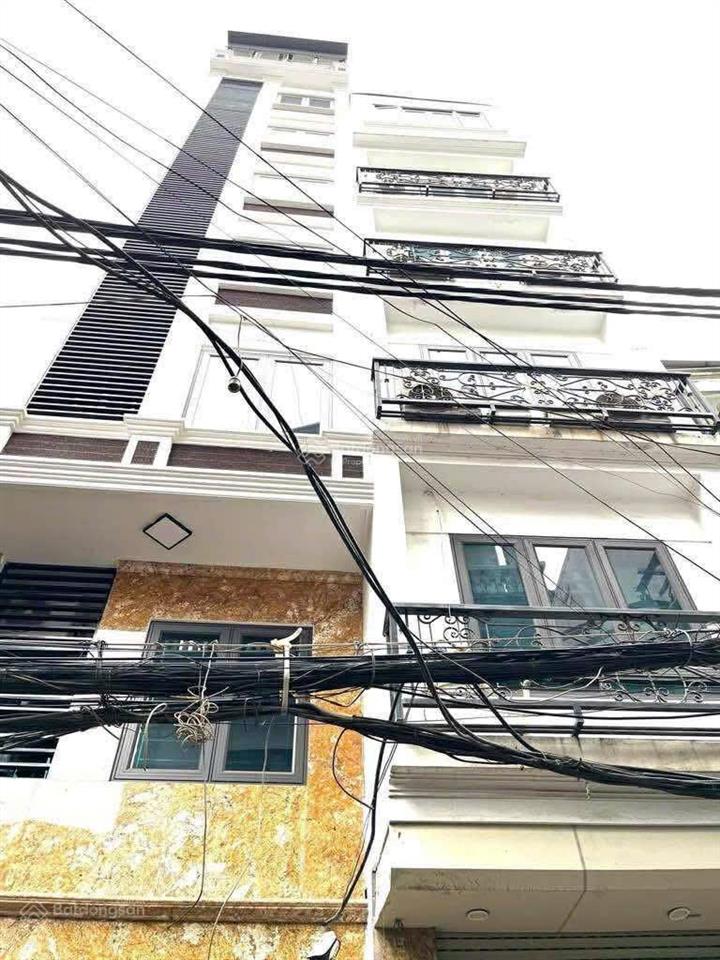 Tòa căn hộ dịch vụ gần đh công nghiệp 17 phòng 7 tầng thang máy dòng tiền 80tr/tháng