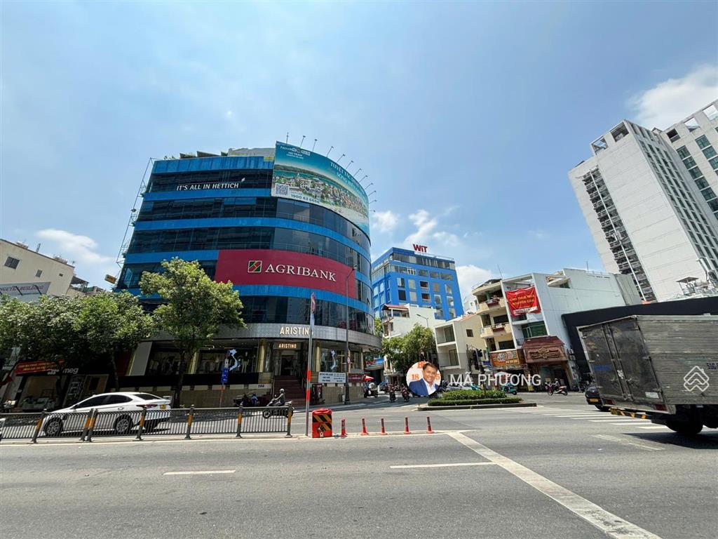 Siêu vị trí  góc 2 mặt tiền nguyễn văn trỗi  trương quốc dung, ngang 15m