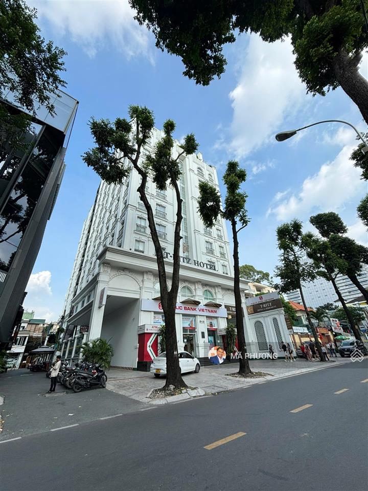 Siêu phẩm  khách sạn mt ngay chợ bến thành, ngang 20m, sẵn kết cấu 12 tầng