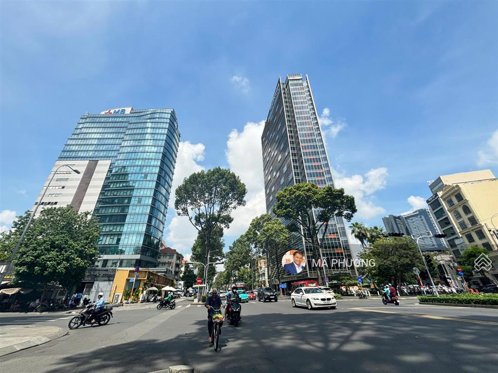 Bán nhà mt trần hưng đạo ngay pullman, vị trí vàng làm trụ sở vp