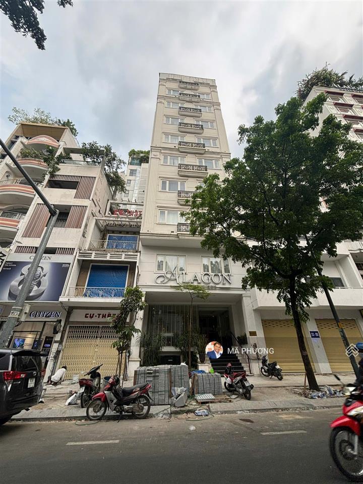 Ngay chợ bến thành, mt calmette đoạn đẹp, ngang 8m