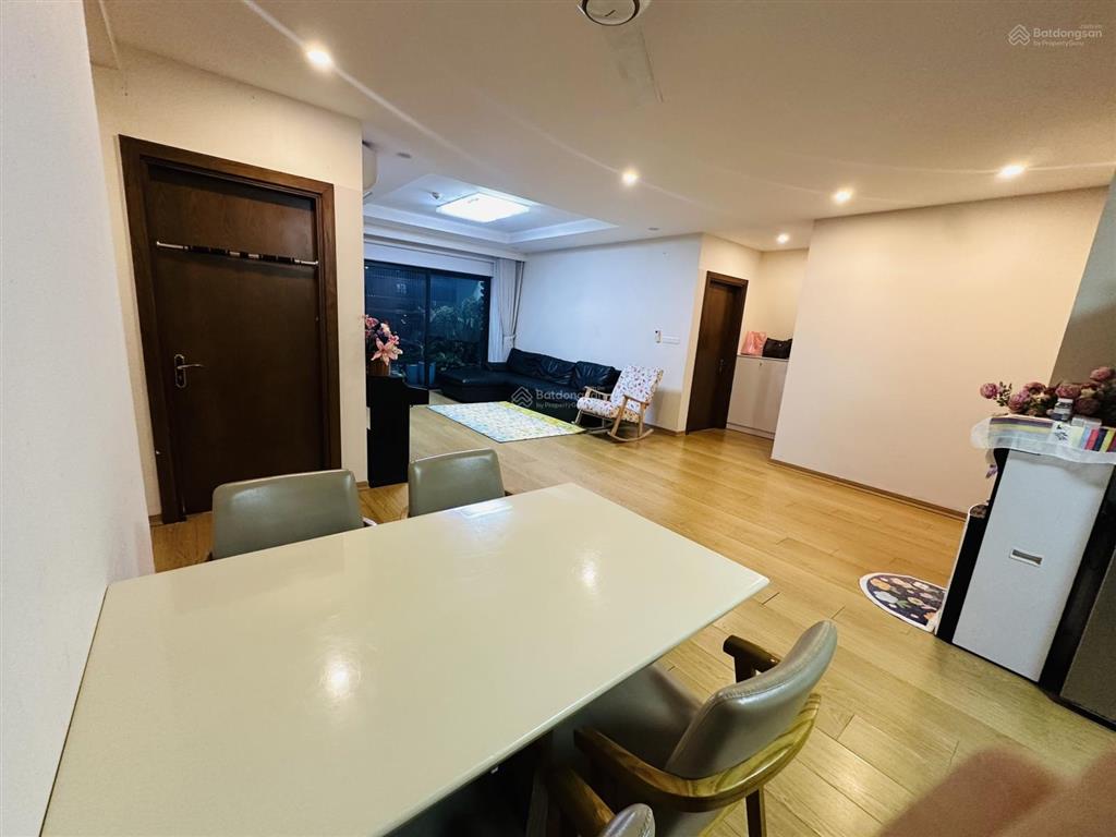 Chính chủ cần bán căn góc 3pn siêu đẹp tòa ruby 1 tnr goldmark city 136 hồ tùng mậu