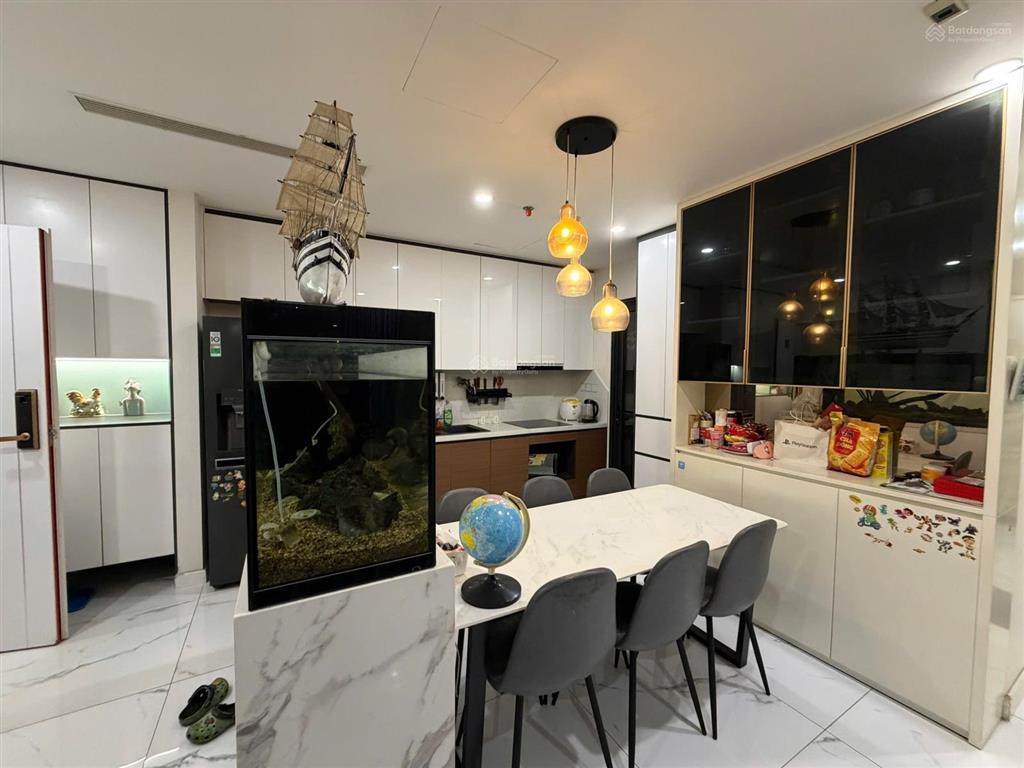 Chính chủ sunshine city cần bán 2 ngủ 8 tỷ, 3 ngủ 9 tỷ  duplex 15 tỷ  sđt 0981 757 ***