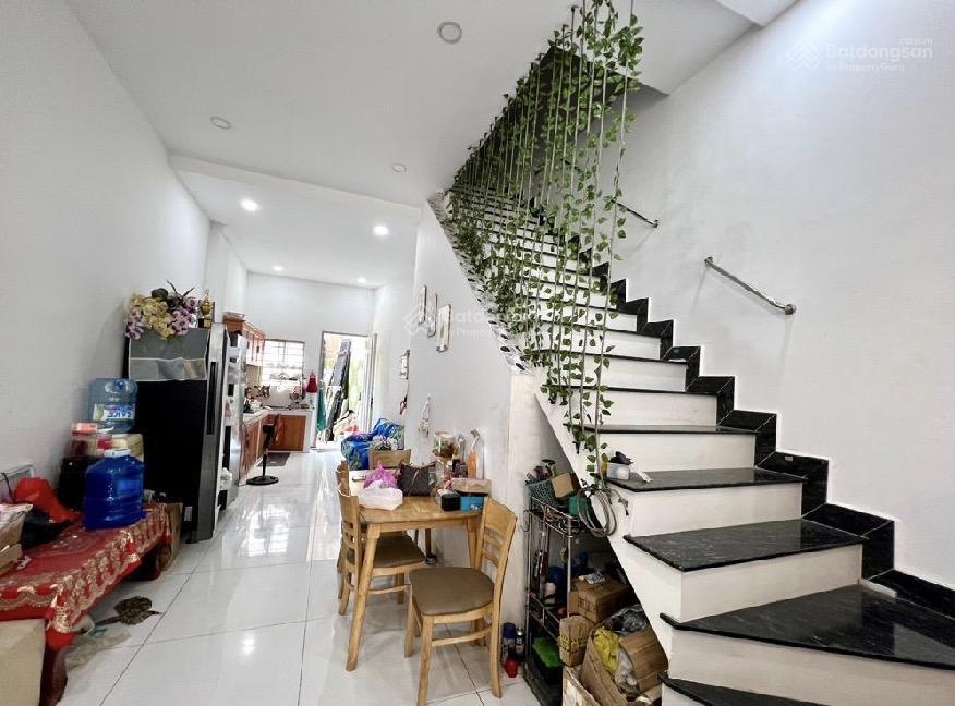 Nhà gần tân phú  lê thúc hoạch, 5x16, đường oto, 5 tỷ x