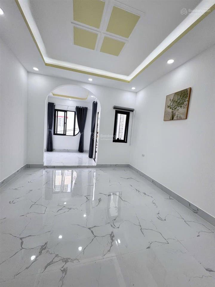 Nhà 100m ra trường phù đổnglô tư, 4x15, hẻm oto 6m, sổ hồng, 5 tỷ 1
tiện kinh doanh buôn bán