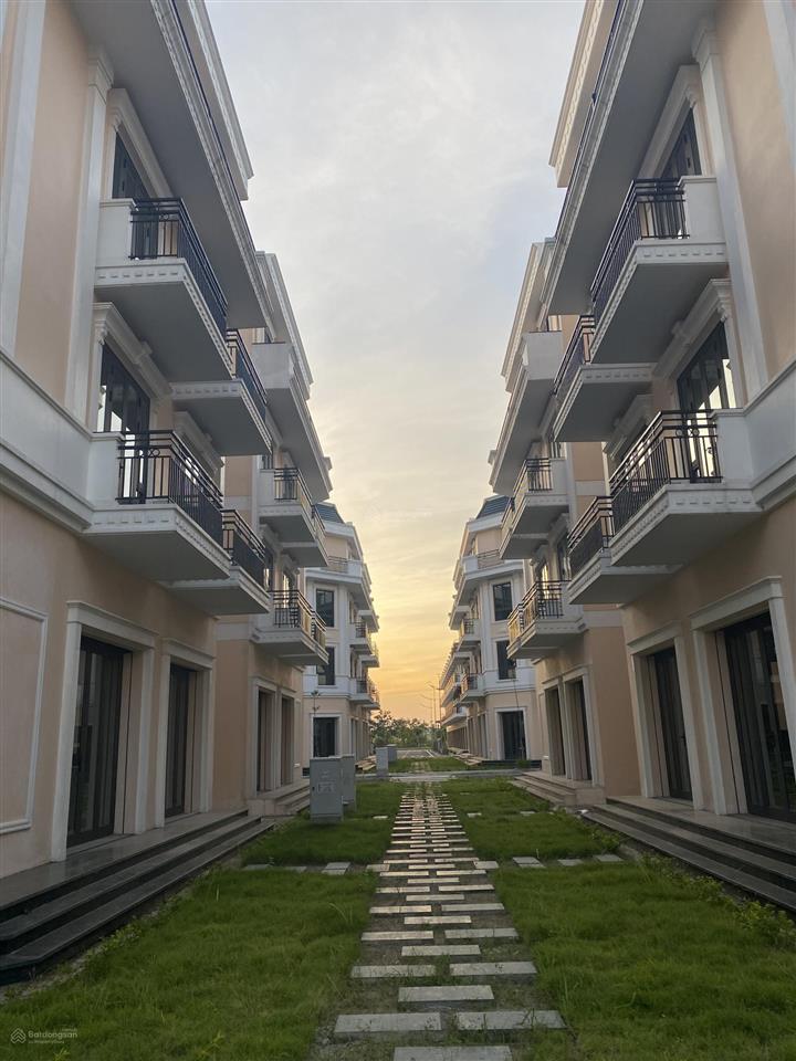 Duy nhất 1 căn vietsing square kđt vsip giá chỉ 5,2 tỷ trục thông vị trí siêu đẹp pháp lý chuẩn