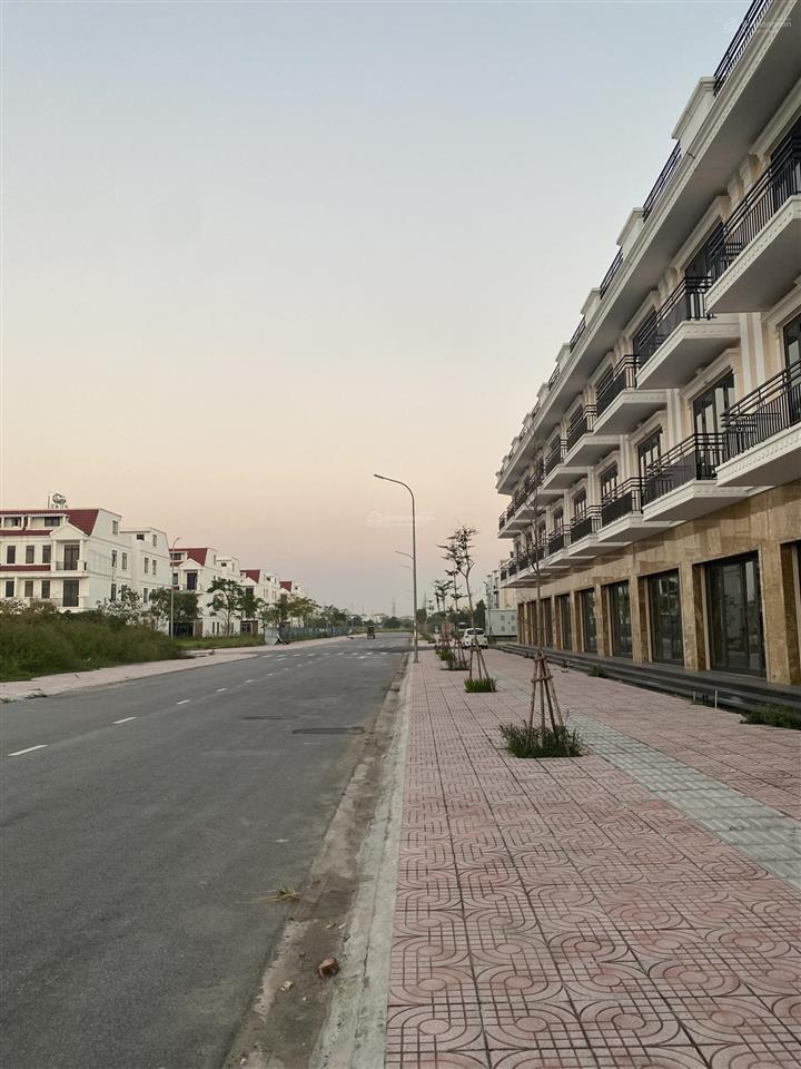 Duy nhất 1 căn vietsing square kđt vsip giá chỉ 5,2 tỷ trục thông vị trí siêu đẹp pháp lý chuẩn