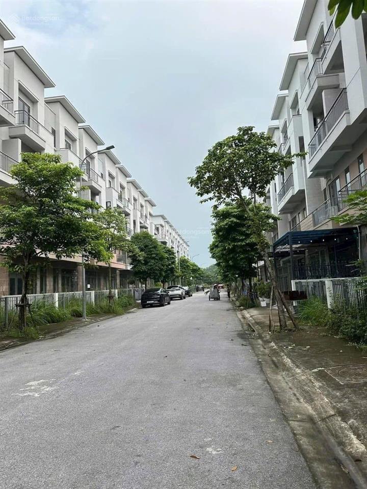 Bán nhà 4 tầng centa diamond kđt vsip giá chỉ nhỉnh 6 tỷ trục thông 2 đầu sổ hồng sang tên ngay