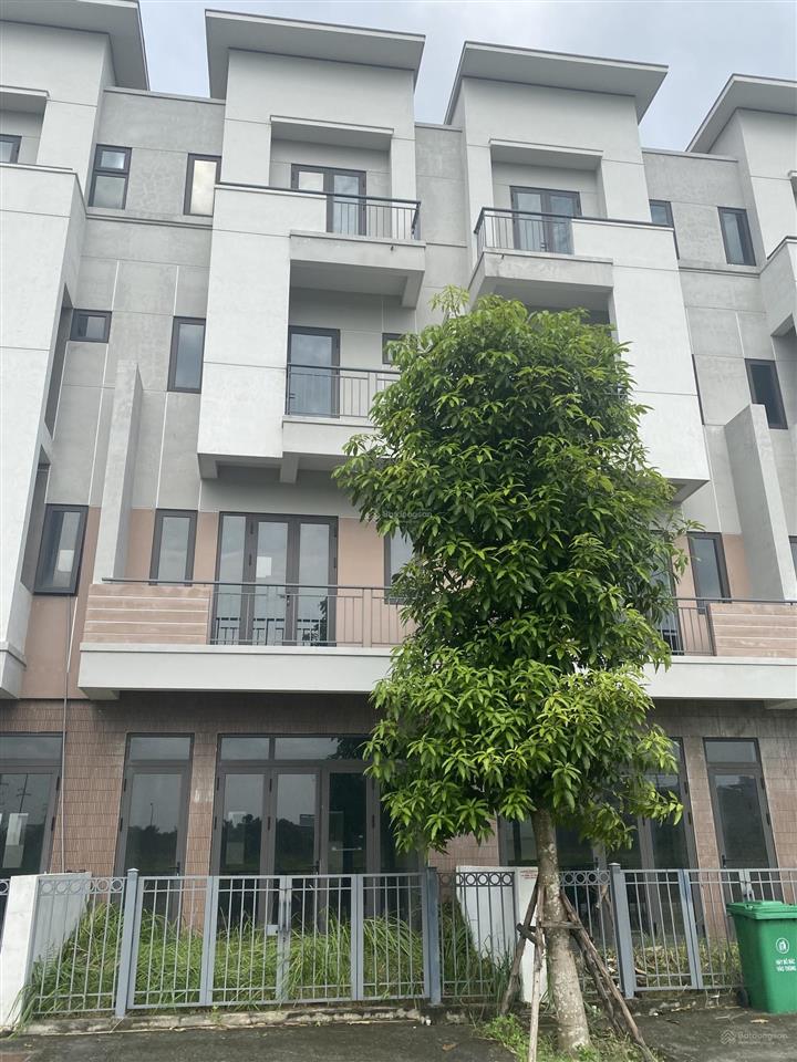 Bán nhà 4 tầng centa diamond kđt vsip giá chỉ nhỉnh 6 tỷ trục thông 2 đầu sổ hồng sang tên ngay