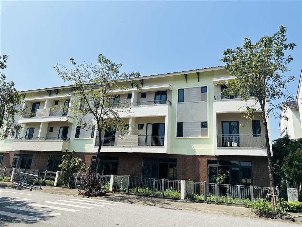 Bán căn shophouse centa city vsip bắc ninh dt 90m2 giá chỉ 6,8 tỷ cam kết rẻ nhất phân khuhiện tại
