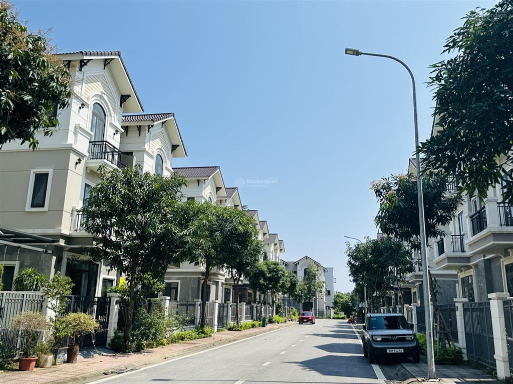 Bán btsl centa city 135m kđt vsip giá chỉ nhỉnh 9 tỷ chút xíu vị trí vàng,giá trị caoở sang trọng