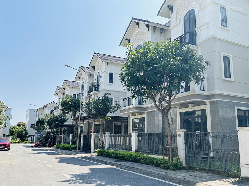 Bán btsl centa city 135m kđt vsip giá chỉ nhỉnh 9 tỷ chút xíu vị trí vàng,giá trị caoở sang trọng
