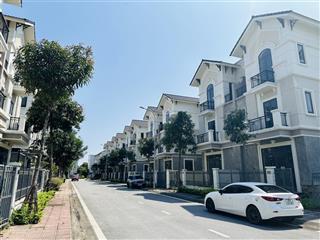 Bán btsl centa city 135m kđt vsip giá chỉ nhỉnh 9 tỷ chút xíu vị trí vàng,giá trị caoở sang trọng