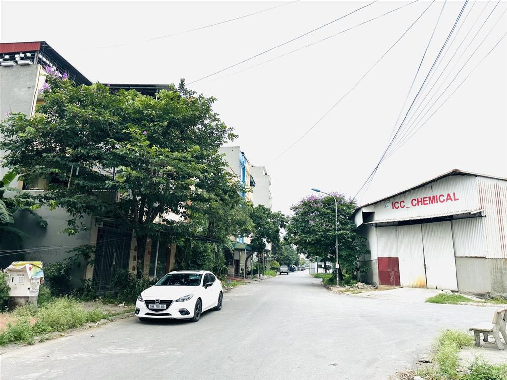 Bán lô đất đẹp view vườn hoa, sân bóng đông đô  dương húc giá chỉ 4,5 tỷ kinh doanh bất chấp