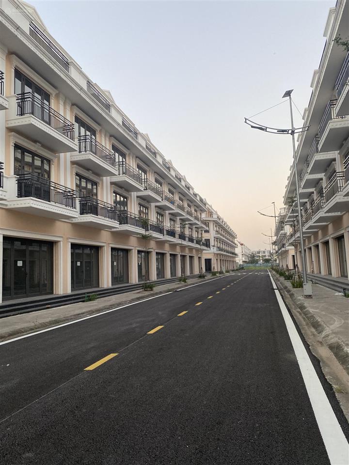 C.chủ bán căn vietsing square kđt vsip nhà đẹp giá tốt chỉ 5,6 tỷ trục thông pháp lý chuẩn sổ hồng