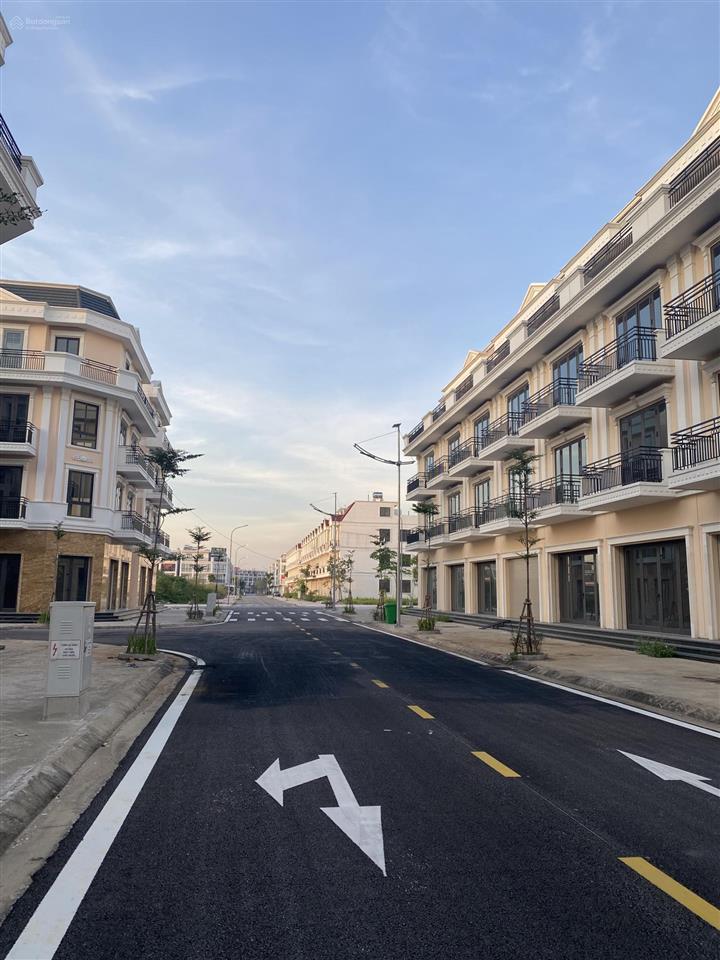 C.chủ bán căn vietsing square kđt vsip nhà đẹp giá tốt chỉ 5,6 tỷ trục thông pháp lý chuẩn sổ hồng