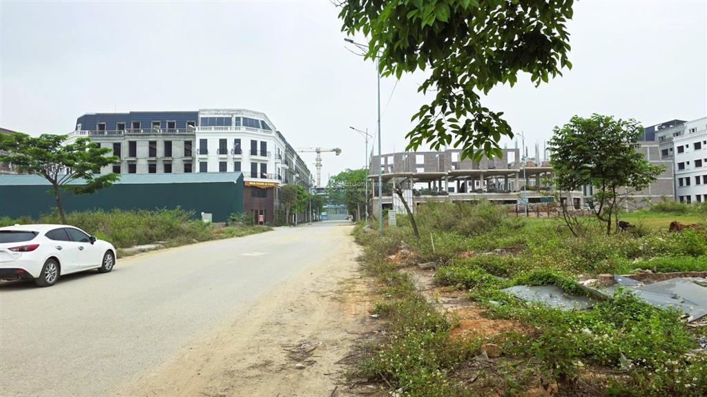 Chính chủ cần bán bán 102m2 khu đất dịch vụ thôn hán lữ  mặt tiền 6m  đường 16,5m  full thổ cư.