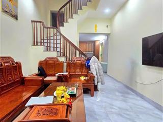 Nhà đẹp xuân đỉnh 42m 4 tầng cạnh công viên hoà bình  8.5 tỷ