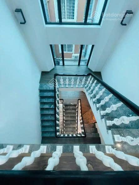 Bán nhà phú thượng cạnh trường ptth tây hồ, hx ciputra. dt 85m 3 tầng. giá 15.5 tỷ