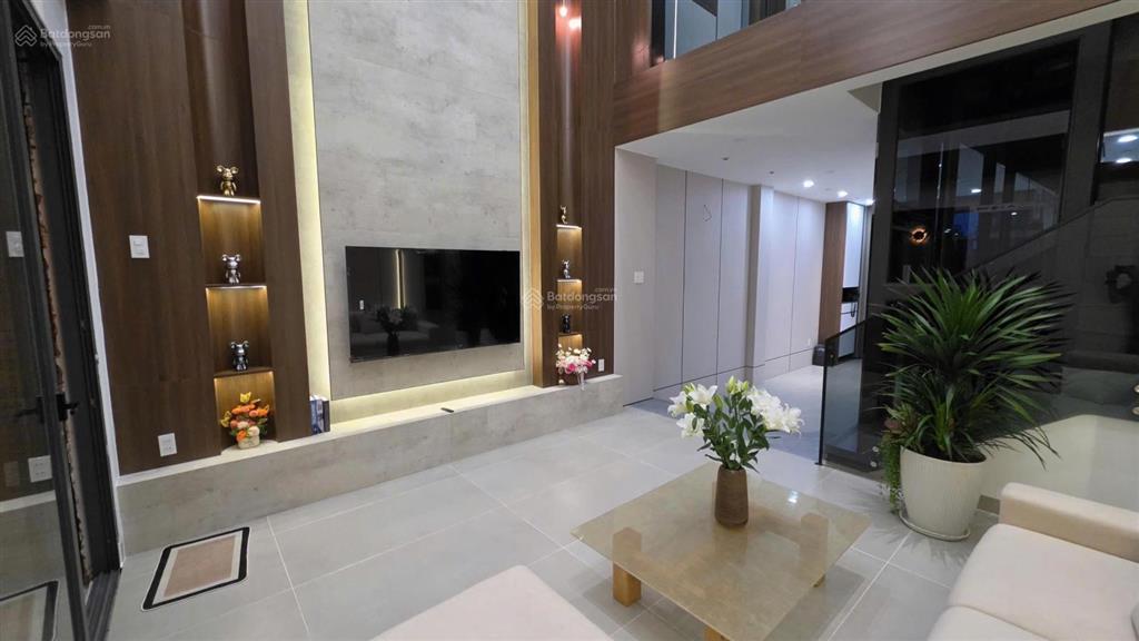 Bán nhà tại thạnh xuân 25, 7,9 tỷ, 58,5m2, 4pn, 5wc, full nội thất