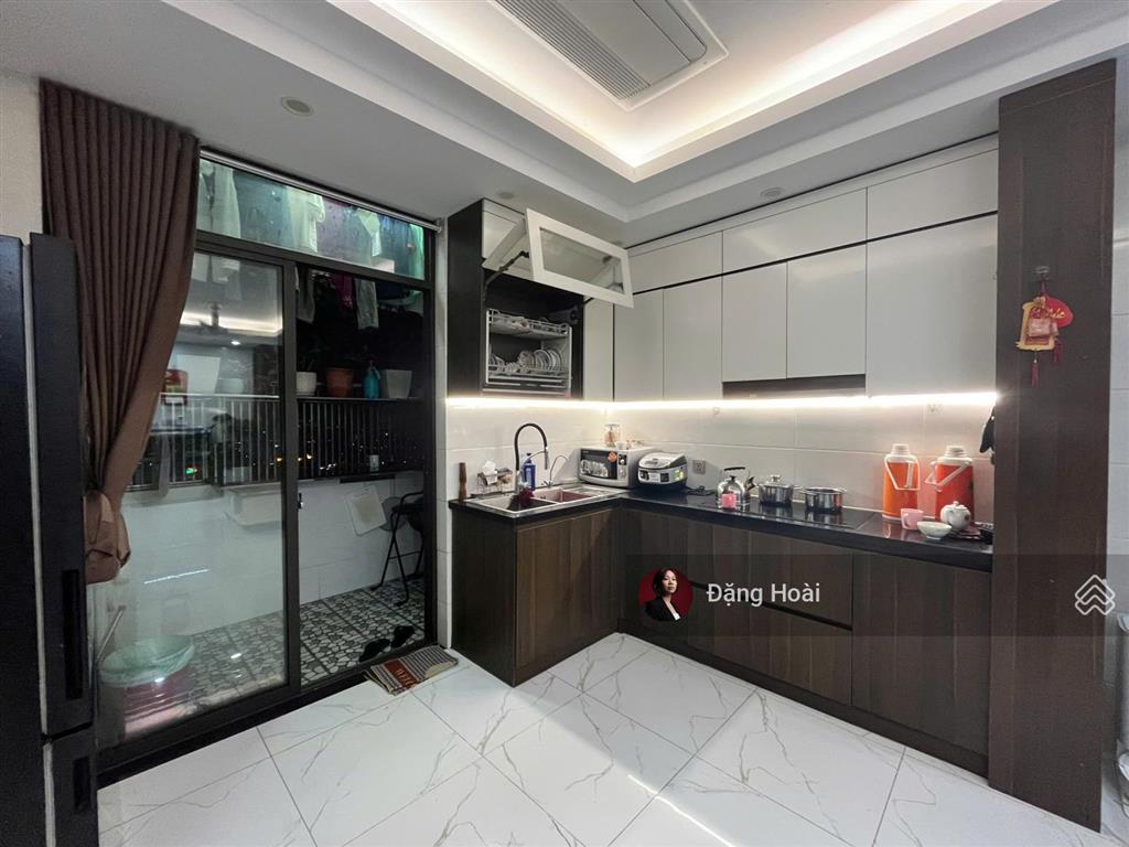 Chỉ 4 tỷ cho căn 83m2 hh1c linh đàm view hồ, full đồ, không gian sống lý tưởng