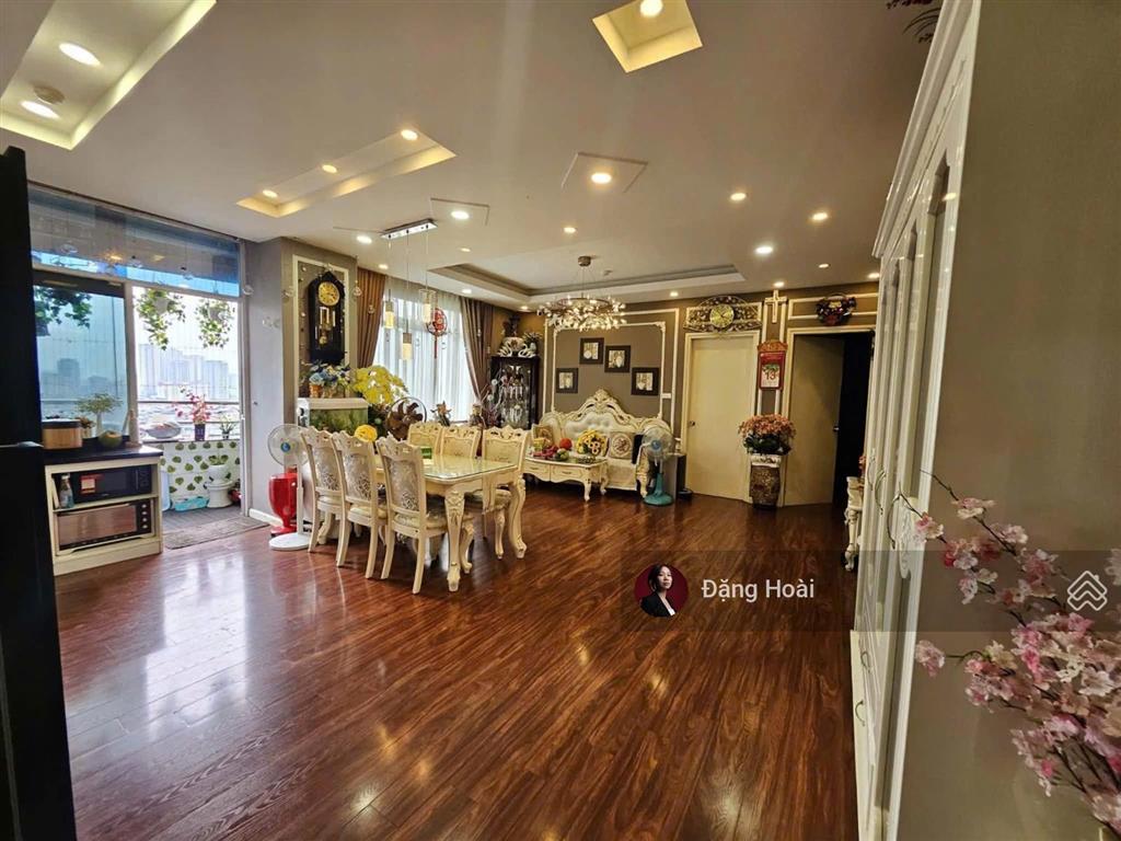 Hiếm có khó tìm căn hộ 102,2m view trực diện hồ linh đàm tại licogi 12 đại từ sổ đỏ cất két