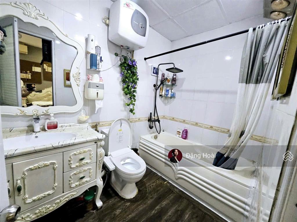 Hiếm có khó tìm căn hộ 102,2m view trực diện hồ linh đàm tại licogi 12 đại từ sổ đỏ cất két