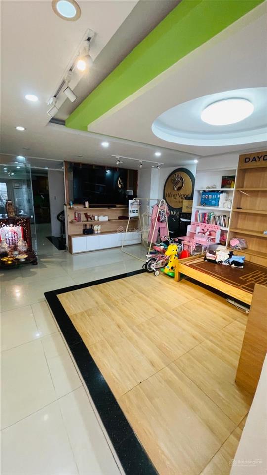 Dt 5m x 19m x 5 tầng hẻm to, xe tải ra vào mỗi ngày, cách mặt đường tầm 30m, gần chợ bình thành