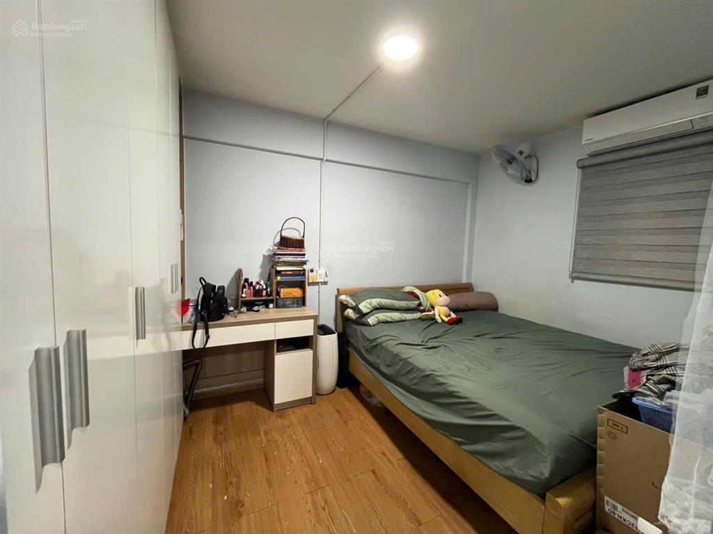 Chính chủ bán căn góc tầng 3 chung cư ehome 4.