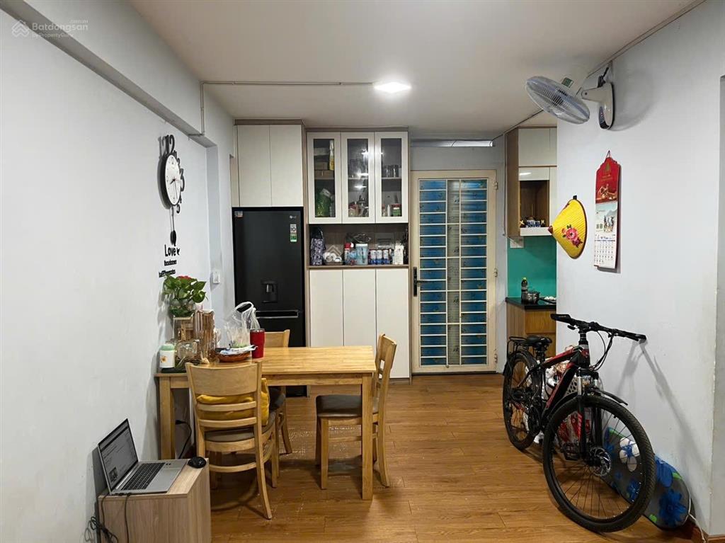 Chính chủ bán căn góc tầng 3 chung cư ehome 4.